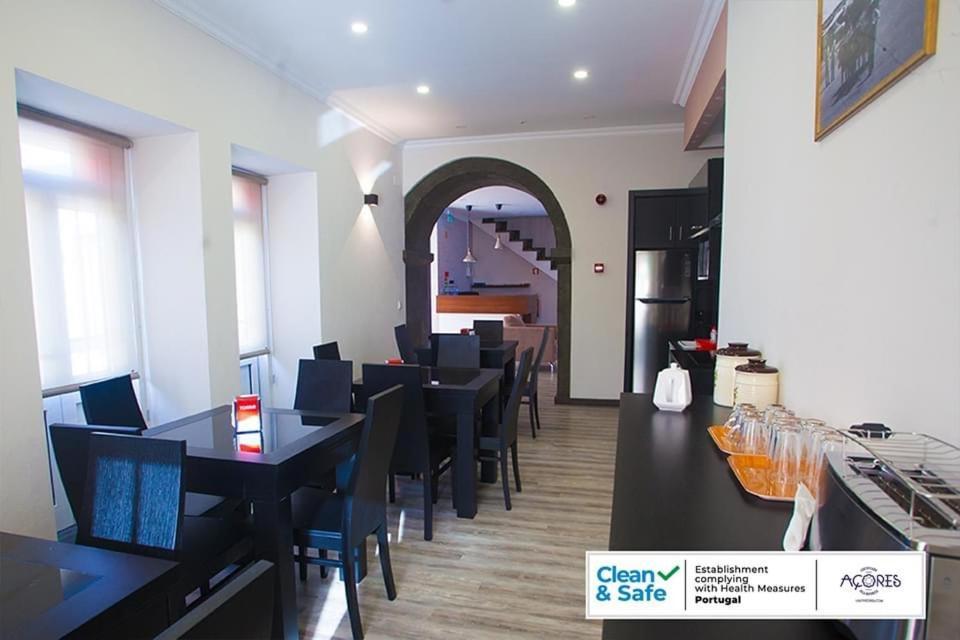 D. Irene Hostel Лажес Екстериор снимка